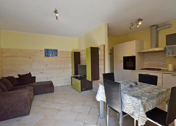 Chateau Nyaraló Châtillon